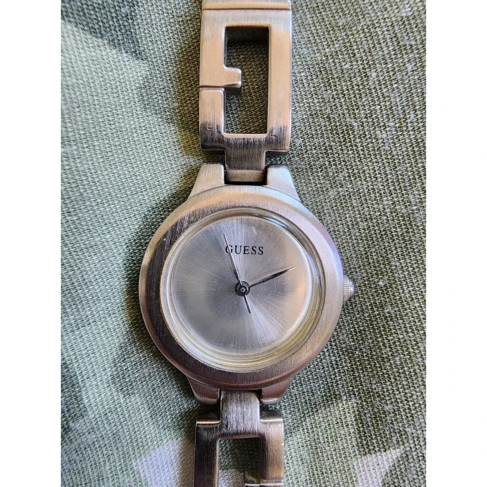 Vtg GUESS Women's Watch Model G65919L Silver Tone Bracelet New Battery FREE $HIP